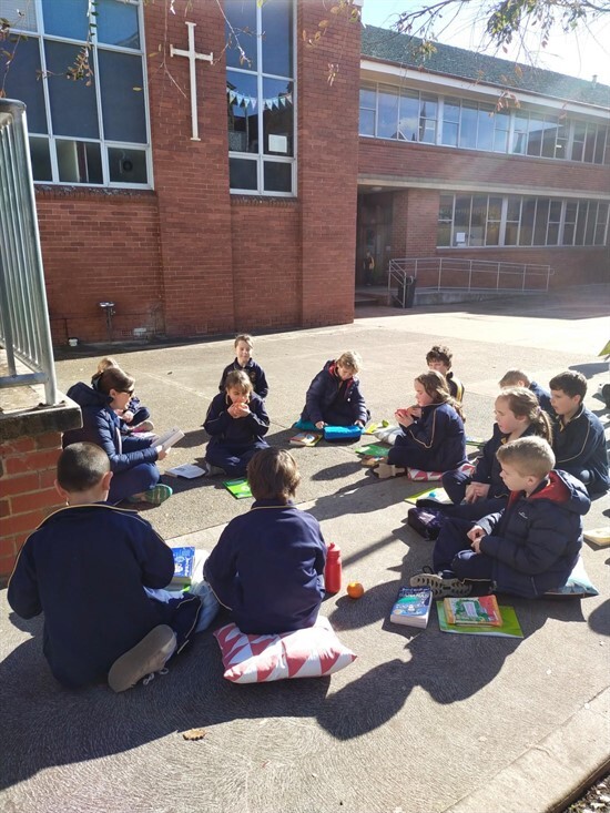 3ML Reading in the Sunshine (1)