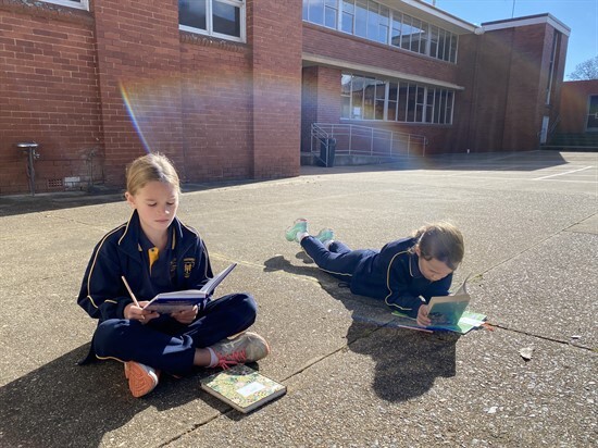 3ML Reading in the Sunshine (4)