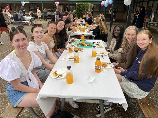 Year 12 Breakfast and Picnic (24)