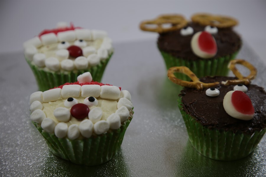 Yr9 Food Tech Cup cakes DW 130820 (74)