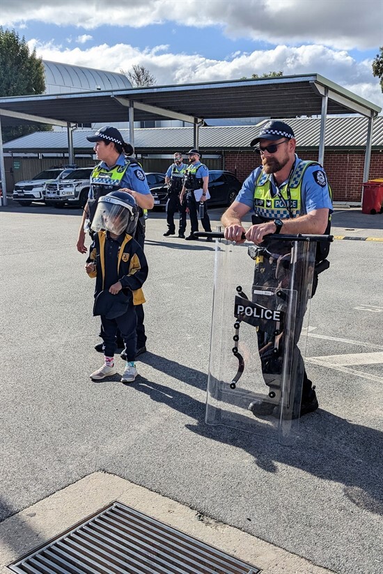Yr 3s at Northam Police Station June 14 - 2023 (27)
