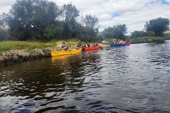 year 9 Outdoor Ed Canoeing (3)