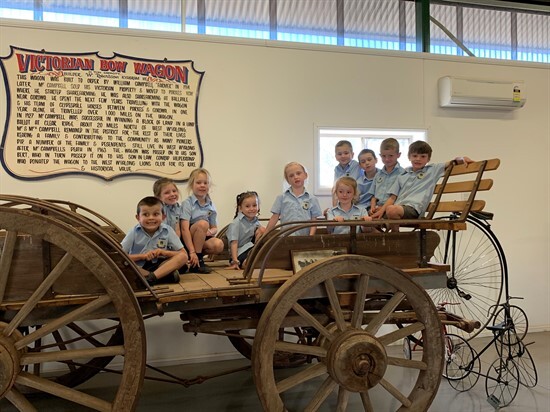 Kinder at the Wyalong Museum