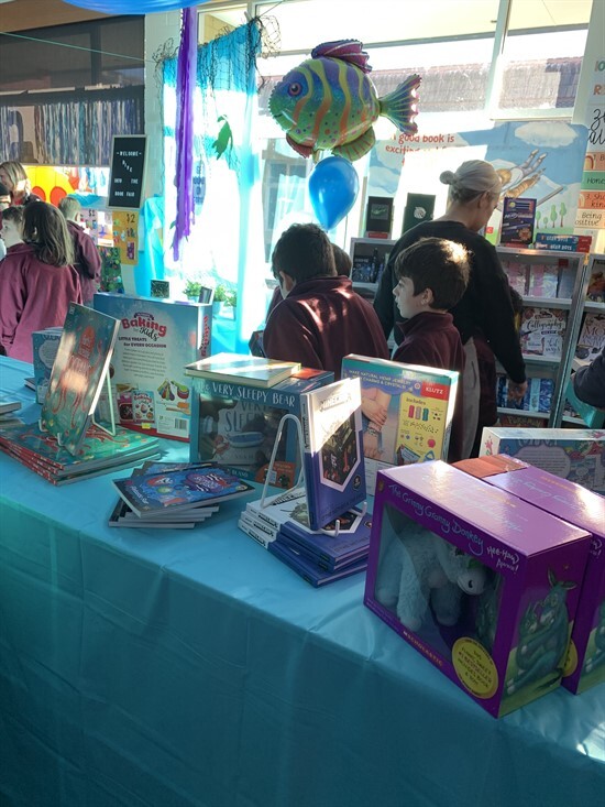 Book Fair - Wednesday 17 May 2022 (4)