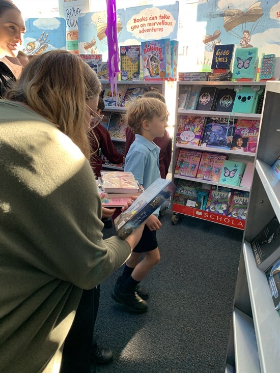 Book Fair - Wednesday 17 May 2022 (5)